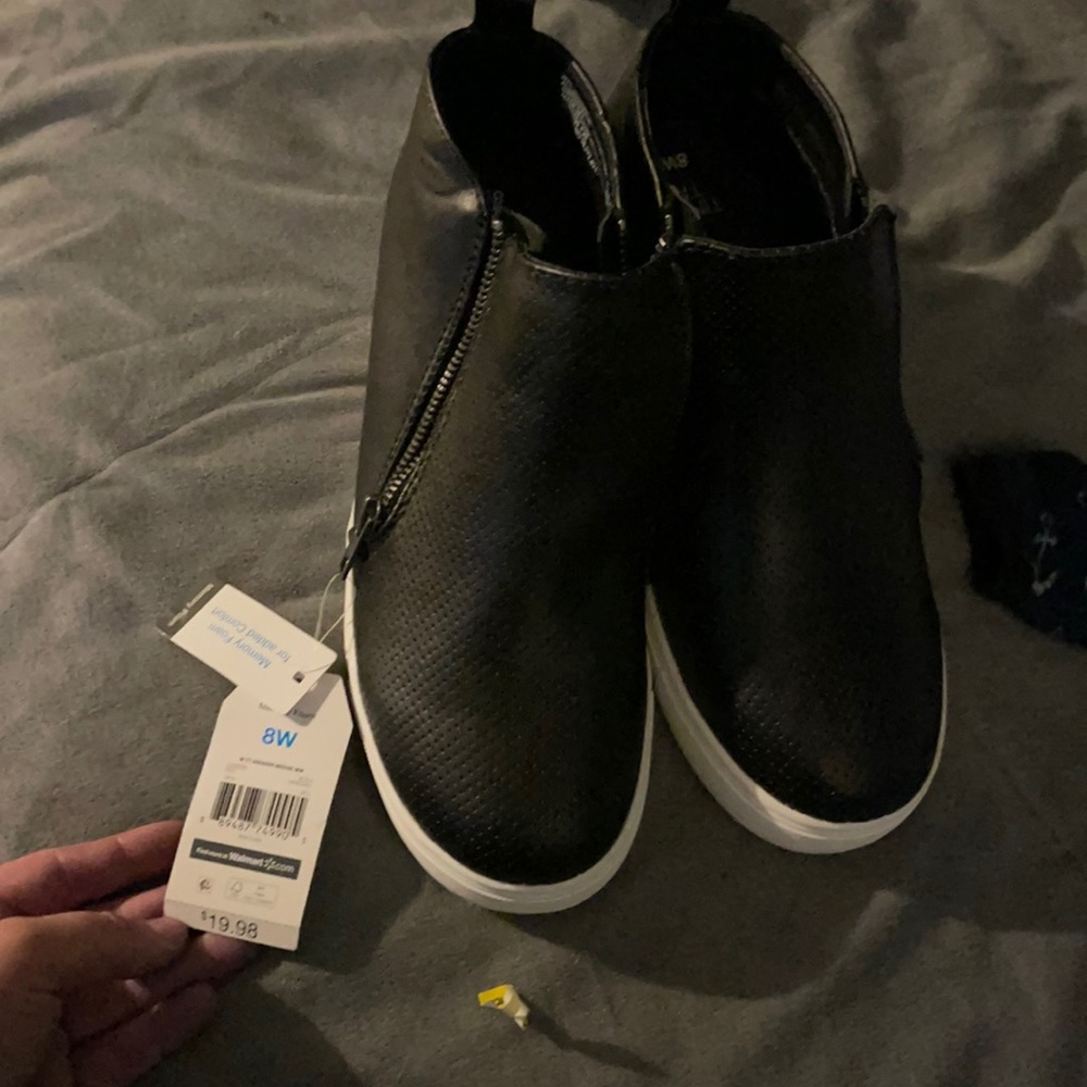 Shoes never warns